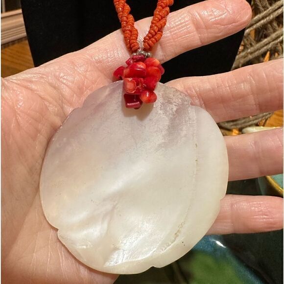Handcrafted VTG Genuine Mother of Pearl Etched Pendant & Bamboo Coral Necklace - Picture 3 of 4